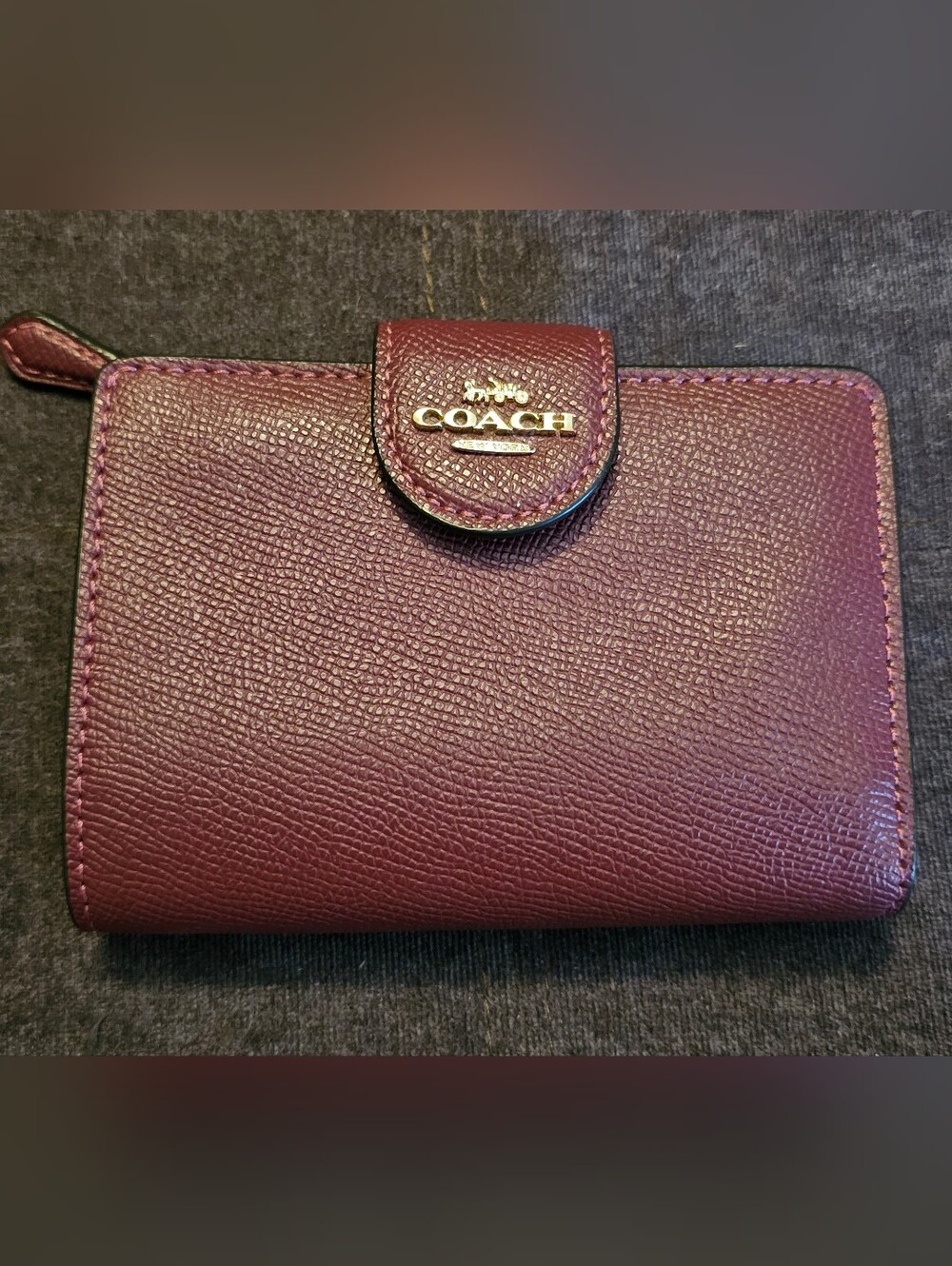 Coach Med Leather Wallet - Burgundy